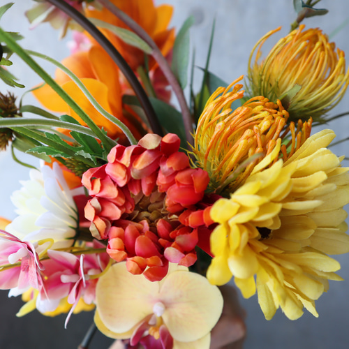 軽やかなトレンド花材を束ねたサンセットブーケ♡ ウェディングブーケ