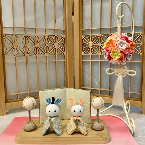 くす玉とワイヤースタンドセット】初節句 桃の節句 ちりめん細工 くす玉とワイヤースタンドセット】初節句 桃の節句 ちりめん細工