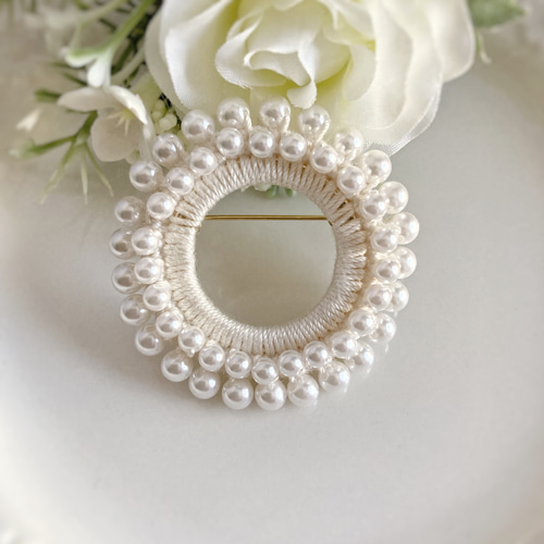 パールビーズのリングブローチ パールブローチ 2連 フォーマル 手編み