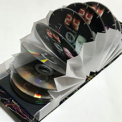 蛇腹式CD・DVDケース15枚用／シェルポ　合皮黒 1枚目の画像