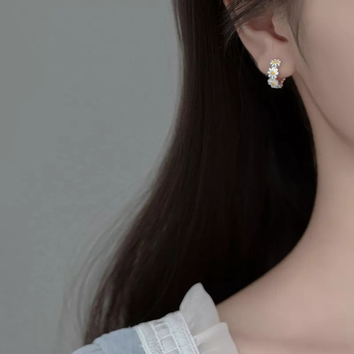 Margaret hoop pierced earrings ～ マーガレットのフープピアス