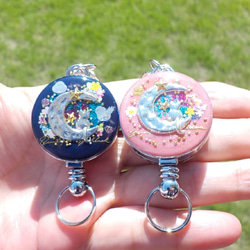 再販】レジンアクセサリー レジンキーホルダー お月見猫 リール