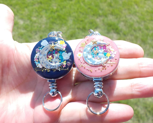 再販】レジンアクセサリー レジンキーホルダー お月見猫 リール