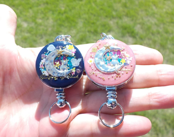 再販】レジンアクセサリー レジンキーホルダー お月見猫 リール