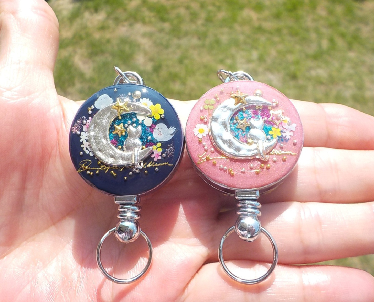 再販】レジンアクセサリー レジンキーホルダー お月見猫 リール
