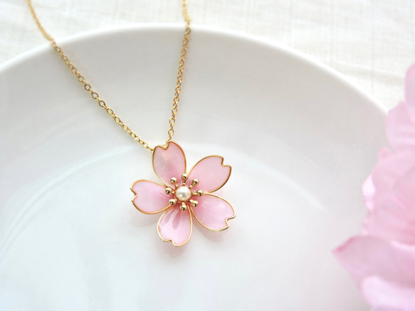 お花見セット　桜舞う 桜の花びらピアス．イヤリング＆ネックレス（ピンク） 3枚目の画像