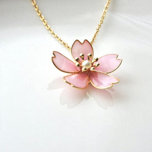 お花見セット 桜舞う 桜の花びらピアス.イヤリング&ネックレス お花見セット 桜舞う 桜の花びらピアス.イヤリング&ネックレス