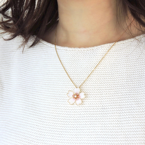 桜　淡水パール　ガラスビーズ　ピアス/イヤリング お花見セット 桜の花びらと淡水パールのピアス．イヤリング