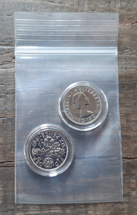 幸せのシックスペンス イギリス 2枚セット ラッキー6ペンス 本物古銭英国コイン 美品です 19.5mm 2.8g 1枚目の画像
