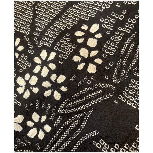 着物リメイクワンピース総絞り 総絞り(黒)の着物からのワンピース(紐付き) 着物リメイク