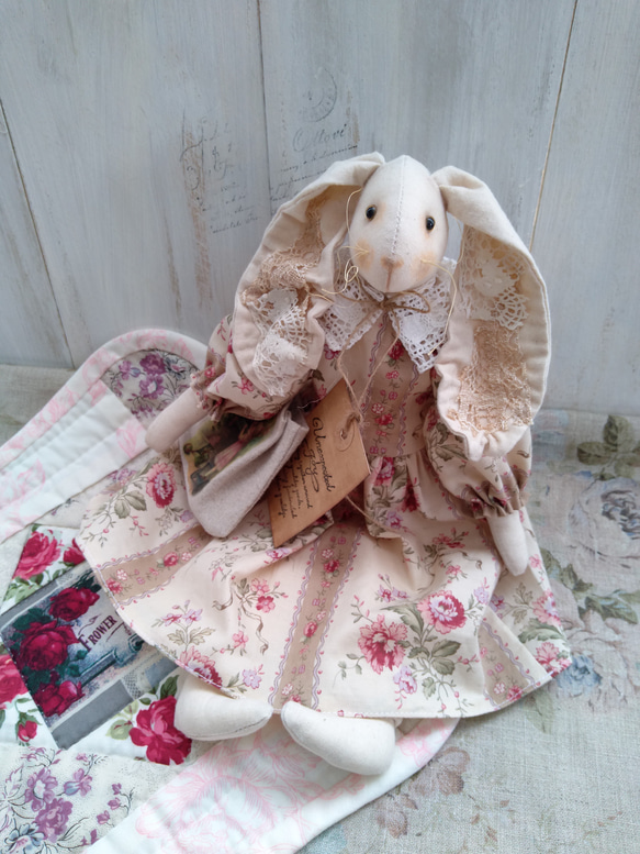 カントリー　キャビネット　ハンドメイド　うさぎ うさぎ キャロットフルート ウサギ 兎 カントリー かわいい 置物