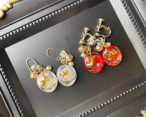 【★完売必至★】ETRO ☆ レジン マーメイド ピアス まんまるドロップ』（ホワイト×ライト ブルー）レジンとウッド