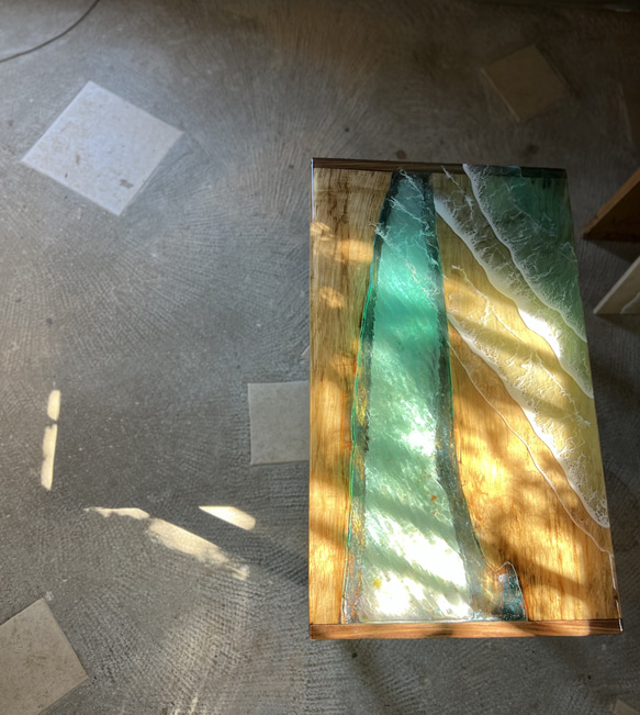木製テーブル　エポキシテーブル　波紋　砂紋　ブルー　波 西海岸　メープル　オーダーテーブル 海　ラグジュアリー ハワイ 1枚目の画像