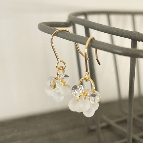 八重桜 一輪ピアス/イヤリング | tomoka craft&accessory