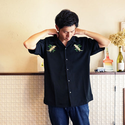 「睡蓮と鰐」刺繍 シルキーオープン 半袖シャツ 5枚目の画像