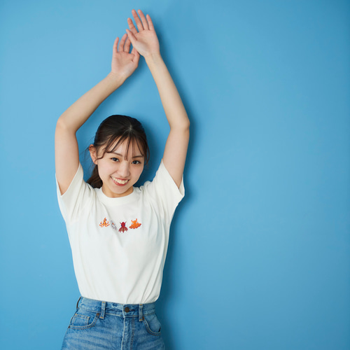 tシャツ タックロゴ刺繍Ｔシャツ レディース 大人のこなれたシンプルスタイル。タックデザインハート刺繍T