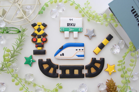 電車　【アイシングクッキー】　踏切　新幹線　誕生日　人気　男の子向け　オーダー　名入れギフト　クッキー詰め合わせ 6枚目の画像