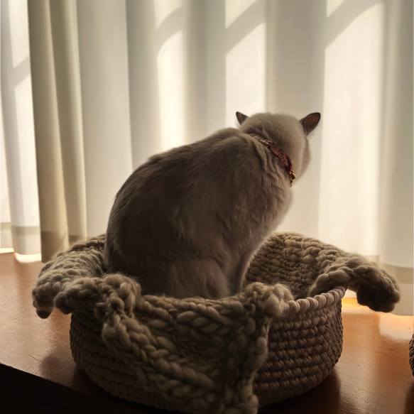 洗濯機で丸洗い可＆オールシーズン使える猫ベッド＊選べる３色（ベージュ・グレー・ブラウン）手編みのペットベッド 11枚目の画像