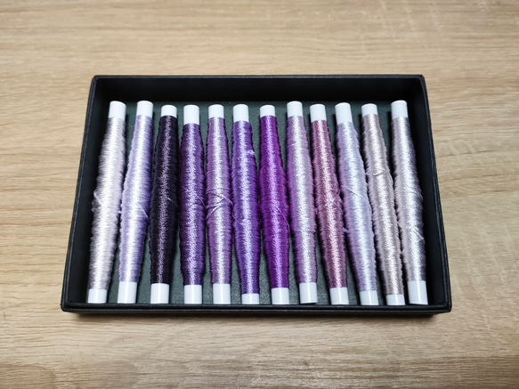 絹糸「むらさき系12色」約0.5mm×14m前後　～組み紐や日本刺繍に～　かがり糸　刺繍糸　紫色　シルク100％ 1枚目の画像