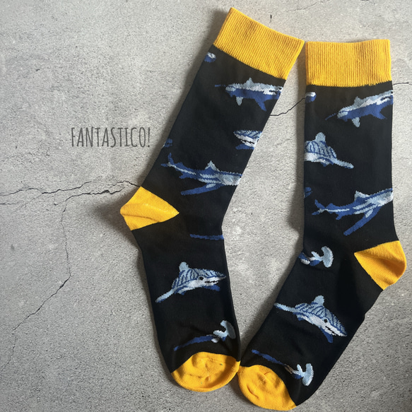 サメ柄靴下❤️メンズスケーターソックス グラフィックポップアート プレゼントプチギフトお祝い 鮫シャークジョーズイルカ 1枚目の画像