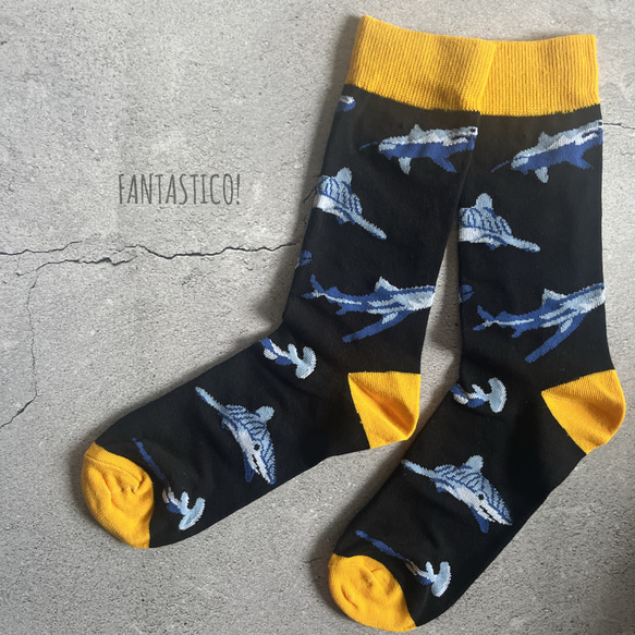 サメ柄靴下❤️メンズスケーターソックス グラフィックポップアート プレゼントプチギフトお祝い 鮫シャークジョーズイルカ 2枚目の画像