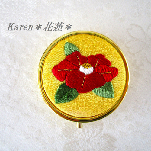 日本刺繍❇赤い椿❇アクセサリーケース（ミラー付き） Gold ◇山吹色