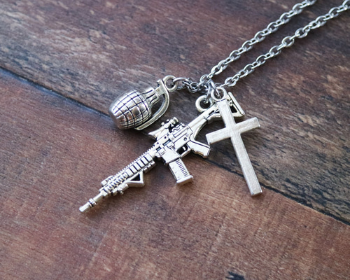 phenomenon　ライフル型ネックレス　シルバー 9a31f57b0afffe39d14d30ae43b986