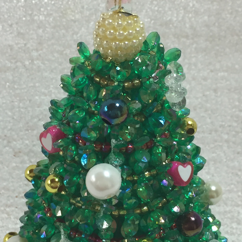 クリスマスベルを使った ビーズのクリスマスツリー ハンドメイド