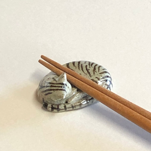 猫の箸置き三態（キジトラ）猫グッズ 猫雑貨 箸・箸置き gatti_zakka