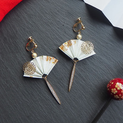 耳ツボジュエリー | 耳ツボ辞典 | 112通り＋αの症状 | B6サイズ