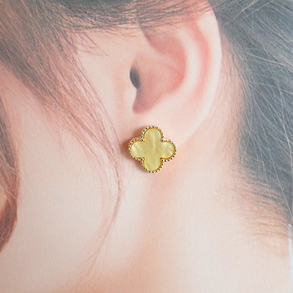 限定カラー！　Shine yellow clover pierce（ピアス） 5枚目の画像