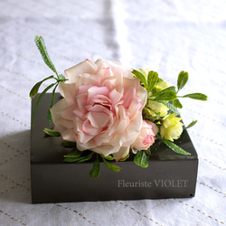 【ウェディングブーケ】　淡いピンクローズとホップの小さなアートフラワーブーケ　結婚式  海外挙式  造花　ブライズメイド 3枚目の画像