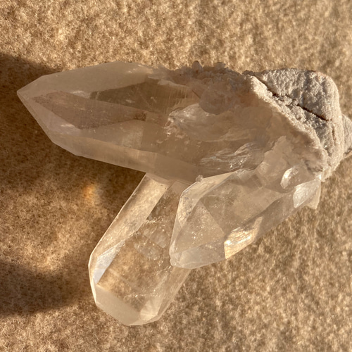 母岩付近にうっすらピンクが美しい キラキラの輝き マニカラン