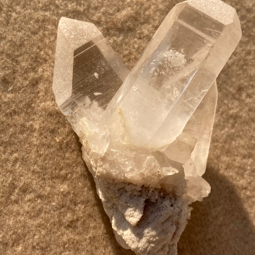 ✳️美しい照り、輝きを放つ‼️存在際立つ水晶✨SS級 水晶クラスター 天然石 原石 ✳️極上の照り、輝き放つ‼️存在際立つ水晶✨SS級 水晶クラスター 天然石