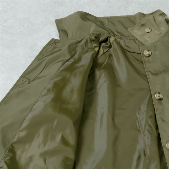 Etranze 長款大衣，採用略帶光澤和挺括的材質，給人以陽剛之感 et10760114 第11張的照片