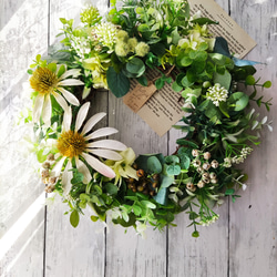 送料無料] flowerティアラ 白のフラワーリース 造花 リース handmade_