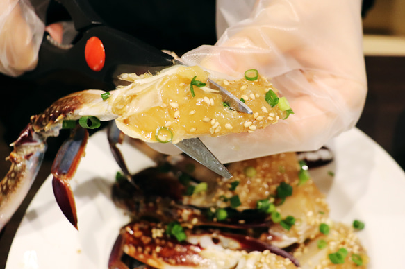 【ギフトにもぴったり】カンジャン満足セット(カンジャンケジャン1匹＆カンジャンセウ8尾) 3枚目の画像