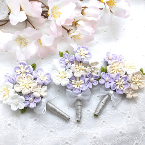 つまみ細工『花束ブーケ』ブローチ・コサージュ“薄紫・白” コサージュ