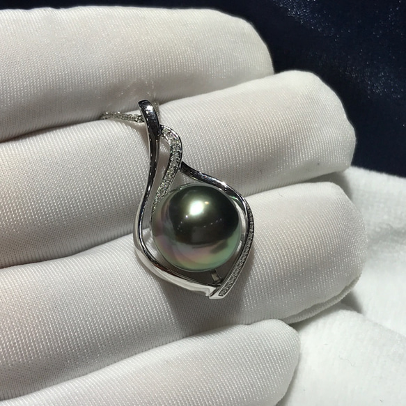 高級】タヒチ黒蝶真珠 ダイヤモンド付きペンダントトップk18  