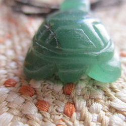 吉祥亀の彫り珠：緑瑪瑙のお紐仕立てネックレス　 11枚目の画像