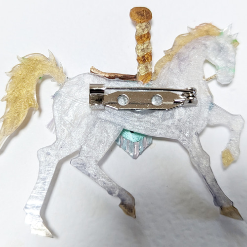 メリーゴーランド馬ブローチ ブローチ アトリエ ミチ 通販 15493476