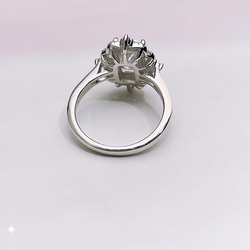 エメラルドカット ホワイト ヘイローリング ヴィンテージスタイル 高炭素ダイヤモンド キラキラ ゴージャス 白 指輪 9枚目の画像