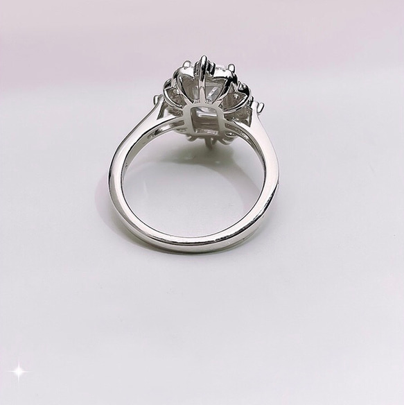 エメラルドカット ホワイト ヘイローリング ヴィンテージスタイル 高炭素ダイヤモンド キラキラ ゴージャス 白 指輪 9枚目の画像