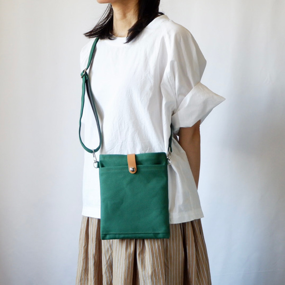 長財布が入るサコッシュ 革フラップ キャメル サコッシュ myu.handwork 通販｜Creema(クリーマ)