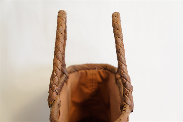 乱れ編み 山葡萄 かご　籠 バッグ 一番皮 中布と内ポケット付き かごバッグ 一番皮 中布と内ポケット付き