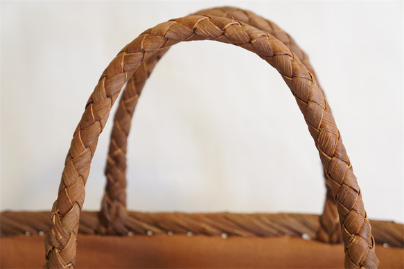 乱れ編み 山葡萄 かご　籠 バッグ 一番皮 中布と内ポケット付き かごバッグ 一番皮 中布と内ポケット付き