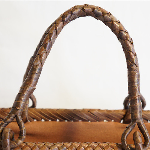 山胡桃木 かごバック 山葡萄 籠バック 新品・やまぶどう籠・美品