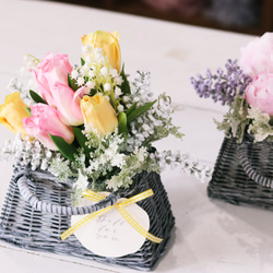 春を感じるお花♪チューリップとすずらんの花束バスケットアレンジ*グリーン*ピンク*オレンジ　 2枚目の画像