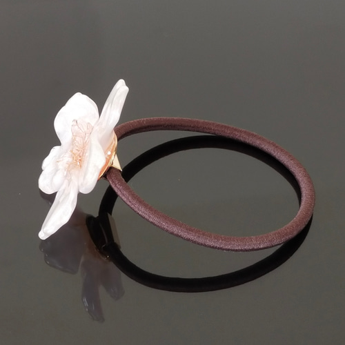 ワケありな逸品】Everpink Sakura. 本物の桜のヘアゴム／髪飾り