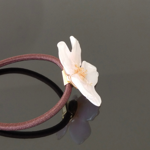 ワケありな逸品】Everpink Sakura. 本物の桜のヘアゴム／髪飾り